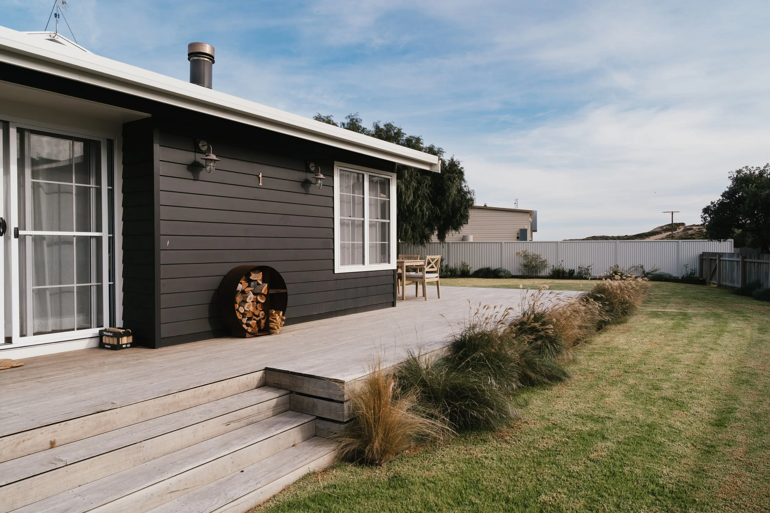 orbe-woodshed-robe-sitchu-2.jpg