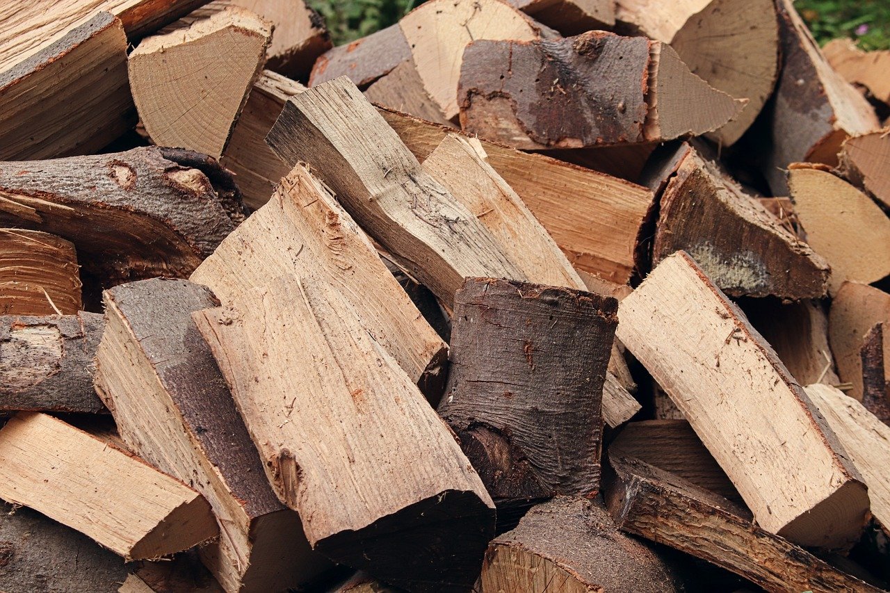 firewood-6999950_1280.jpg