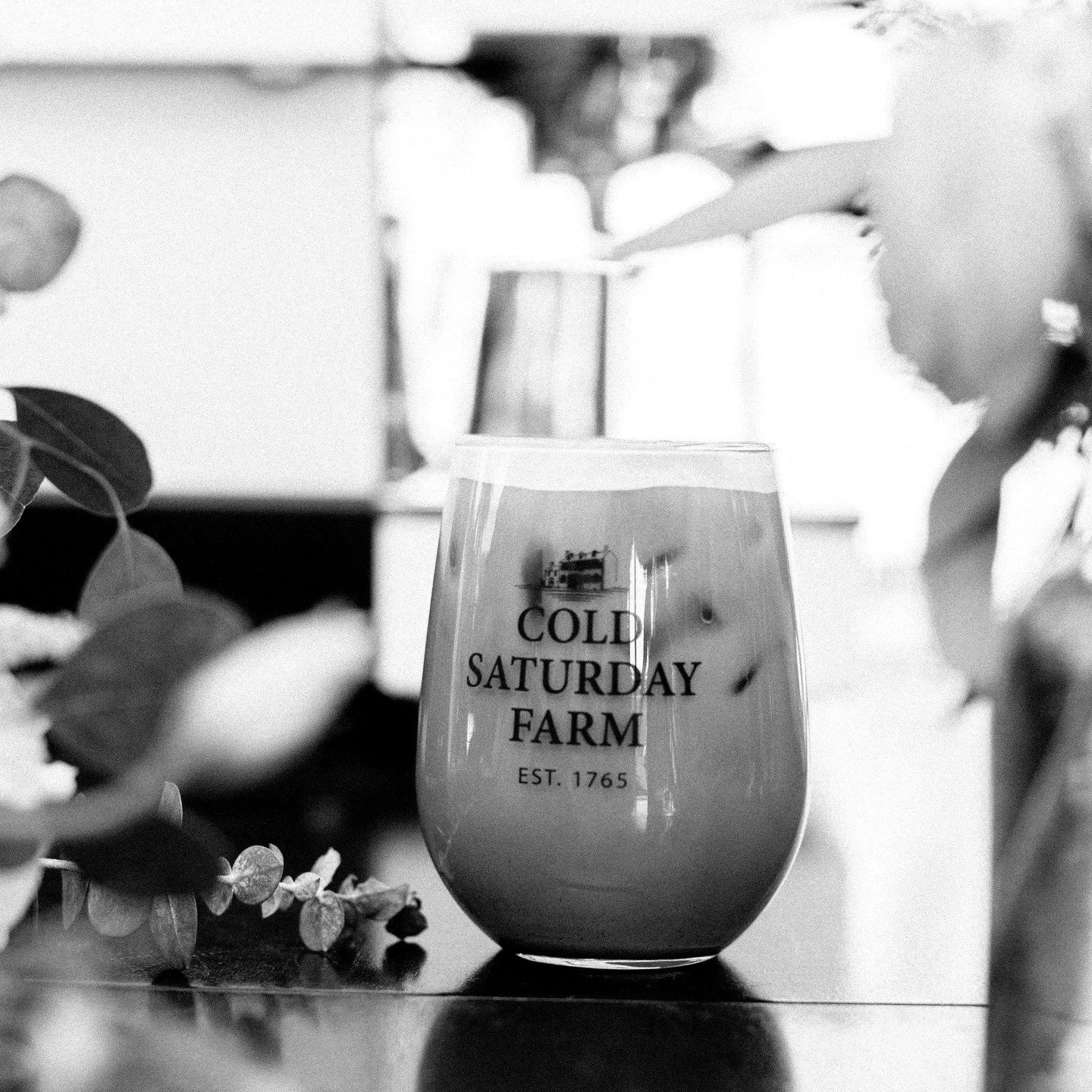 Customize your day 🖤⁠
⁠
⁠
⁠
⁠
VENUE @coldsaturdayfarm⁠
PLANNING @fancyfarmfling⁠
COFFEE CART @thegoodgoodcoffeecart⁠
FLORIST @blossomandbasketboutique⁠
HMUA @glamwithsam_andco⁠
BALLOONS @julesinflatedcreations⁠
PHOTOGRAPHER @hollycroftphotography⁠
⁠