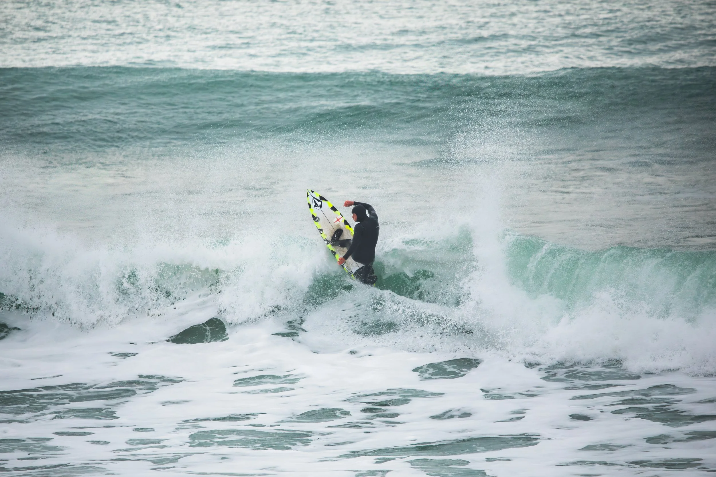 Fynn Gillespie, Surfing England Junior Squad, Fistral Beach, January 2026