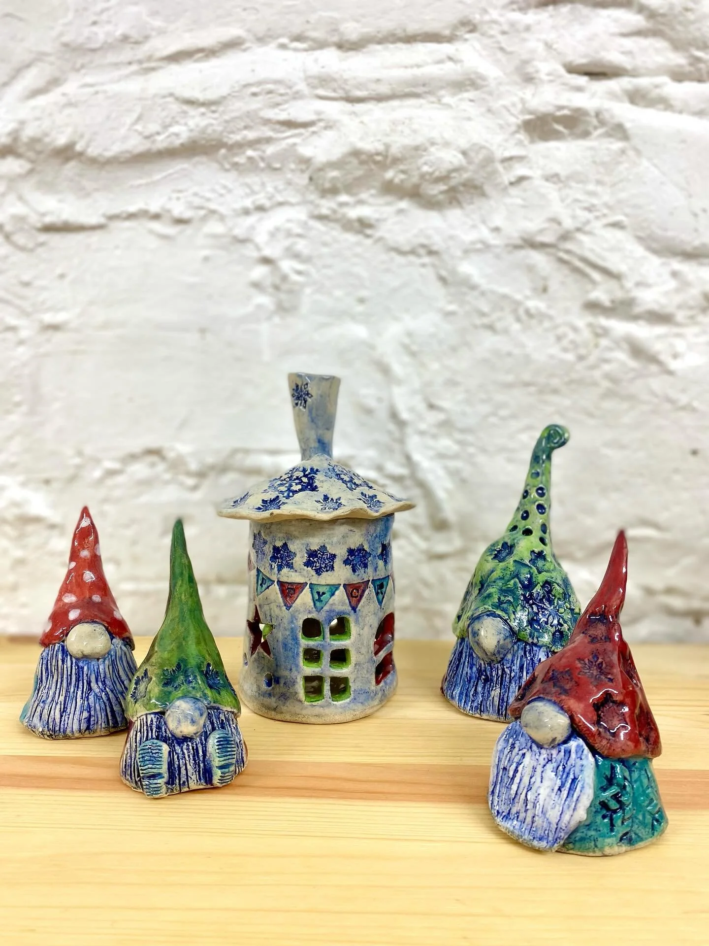 I know it&rsquo;s a bit early for all this, but pottery takes time! Christmas specials now available to book on the website. Gnomes, tealight houses, personal gifts for family, friends, pets.. come along and join the fun! All welcome, no experience n