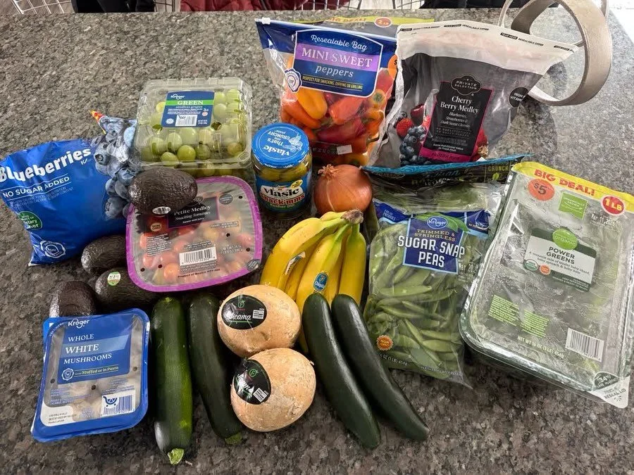 🚨We are just a few days away from our next Nutrition Challenge and ANYONE can join!👈🏼

Check out the produce and protein focused shopping list &amp; haul from Coach @jorineap !

Eating the same thing week after week is a meal prep hack that not ne