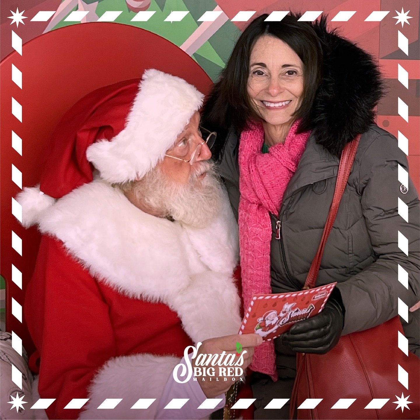 Santa Visits Tomorrow! Noon until 2PM at Santa&rsquo;s Big Red Mailbox in Mariemont Square.
🎄🎅🏽🎄🎅🏽🎄🎅🏽🎄🎅🏽🎄
Presented by @parknationalbnk 
It&rsquo;s not too late to book Breakfast with Santa at the National Exemplar. Also, check out a Chr