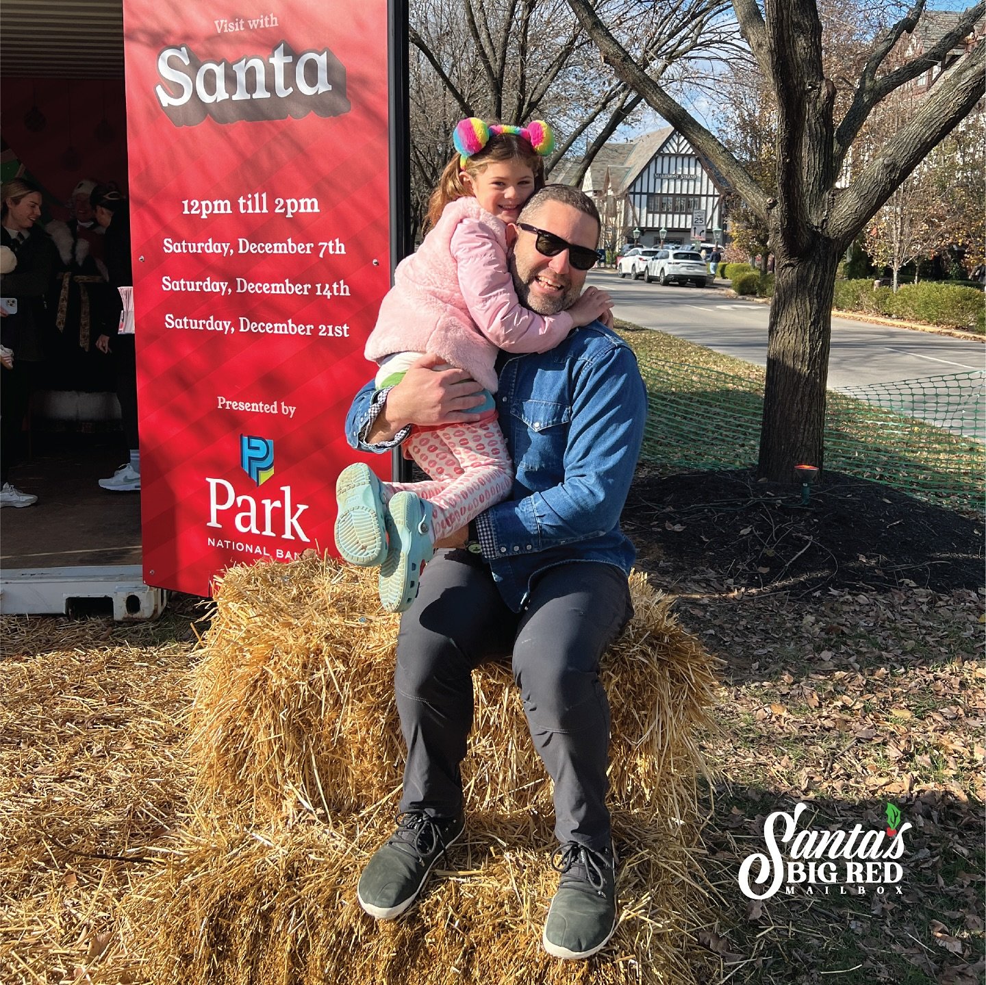 Be sure to take a photo in front of Santa&rsquo;s Big Red Mailbox located in Mariemont Square and share it with us on Instagram using #santasbigredmailbox!
🎄✨🎅🏽👑🌟😊💫❄️
#santasbigredmailbox #deliveringholidaycheer #larosas