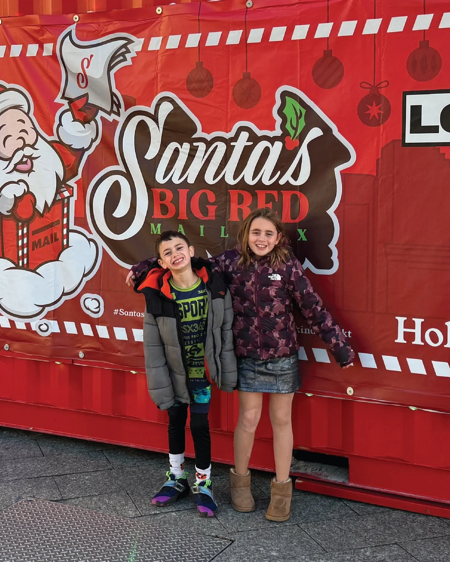 Dropping off those letters to Santa down at @cincinnatichristkindlmarkt @moerleinlh 
🎁🎅🎁🎅🎁🎅🎁
See you down at Santa&rsquo;s Big Red Mailbox!