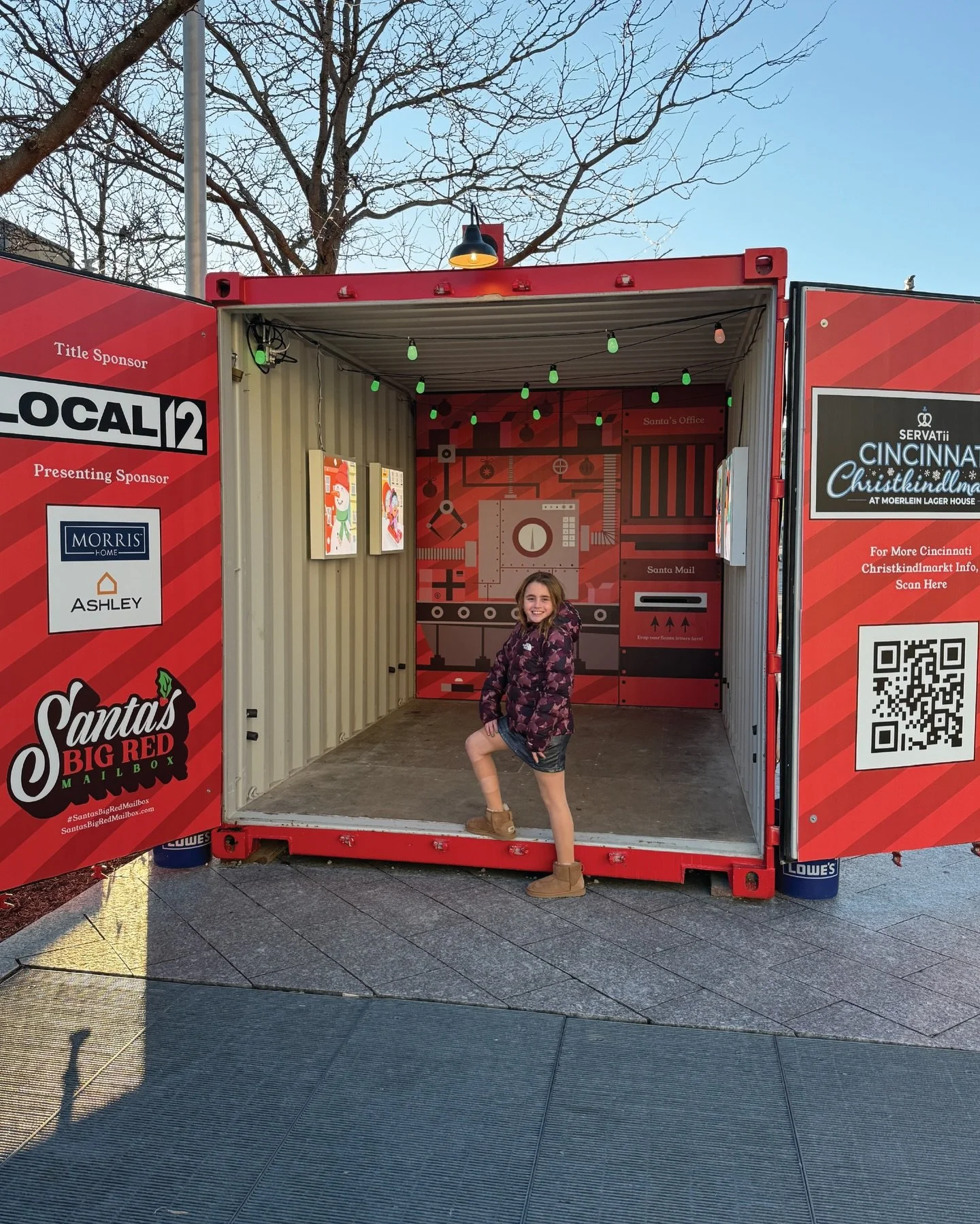 See you down at @cincinnatichristkindlmarkt @moerleinlh Drop off your letters to Santa today!
🎄🎅🧑&zwj;🎄🤶✨🫶🏼🎄