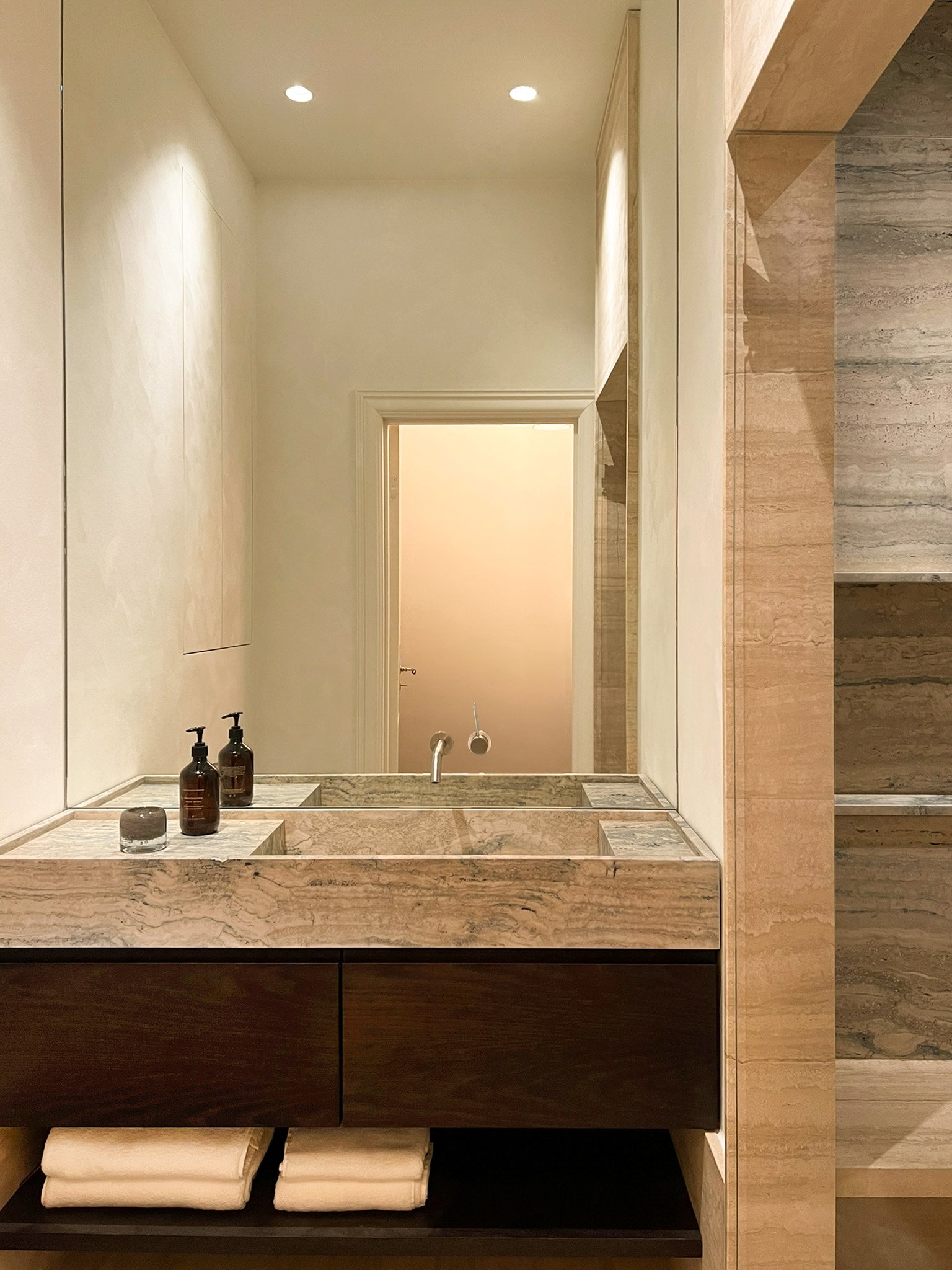 Max Wolstencroft bathroom in travertine