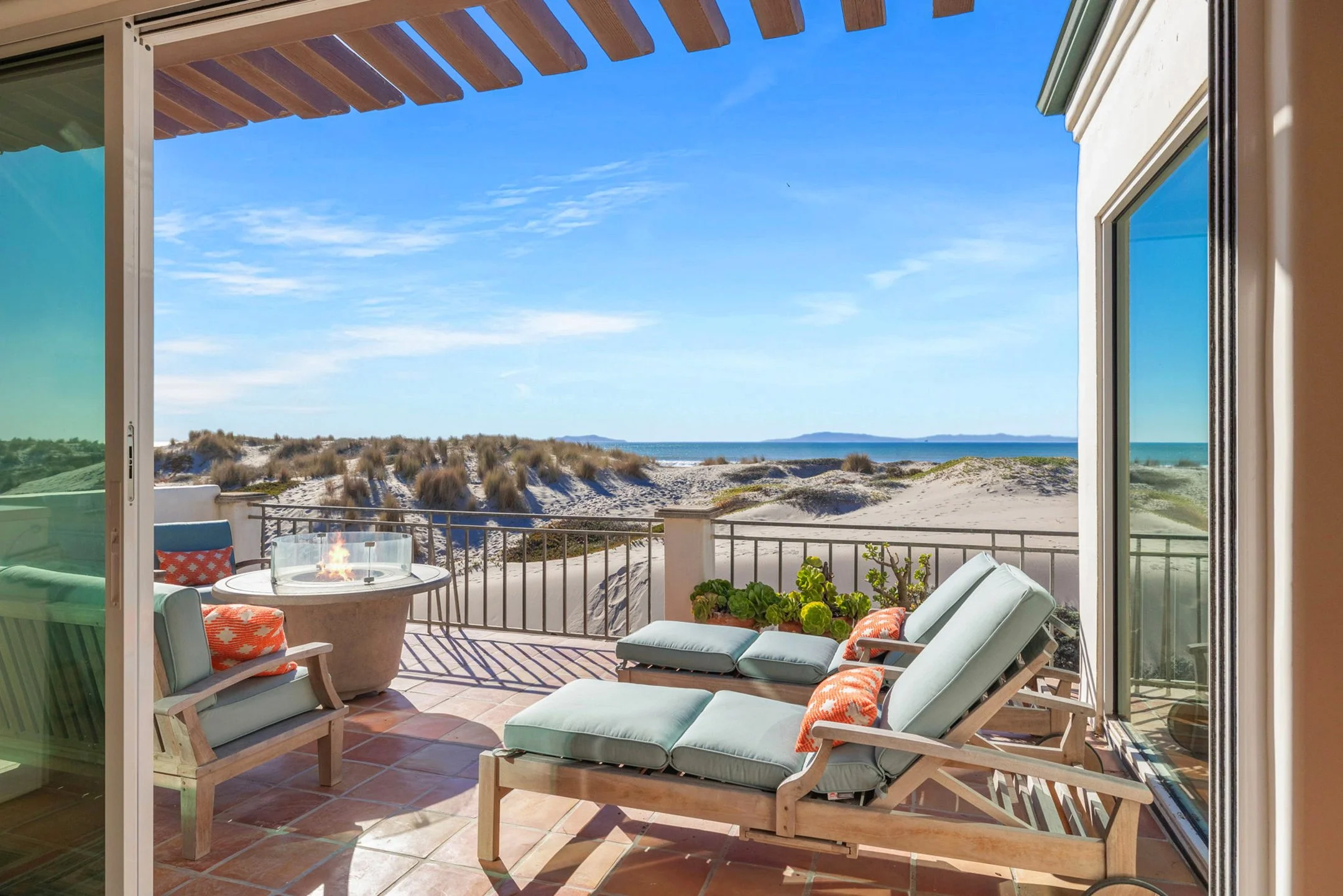 1571 Mandalay Beach Rd_relxVacationHomes_23_web.jpg