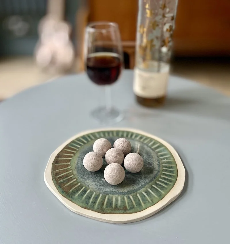 bluetexturedflatplate 1f.jpg