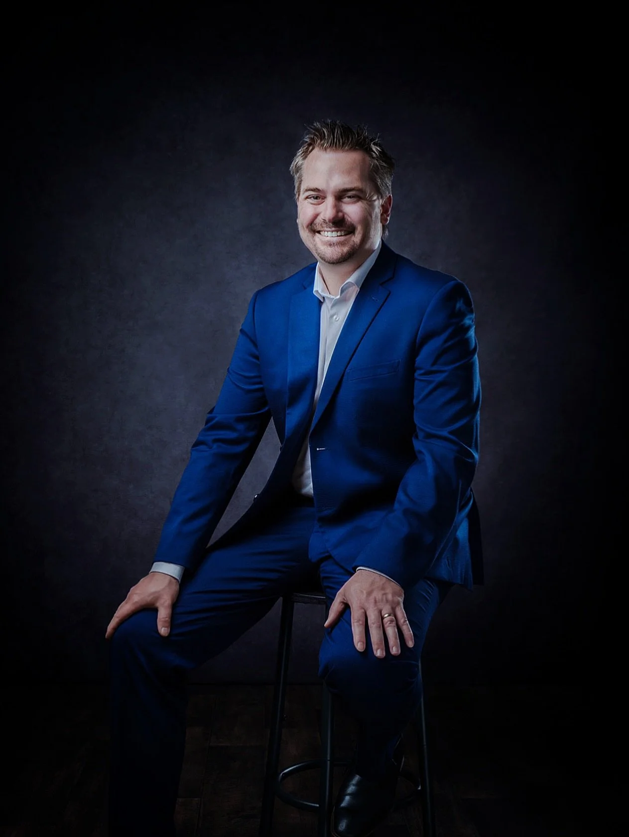 🌟 Votre portrait corporate, c’est votre première impression.
Une photo de qualité peut faire toute la différence sur LinkedIn, un CV ou un site web.
👉 Ici, une pose élégante et accessible, parfaite pour tra