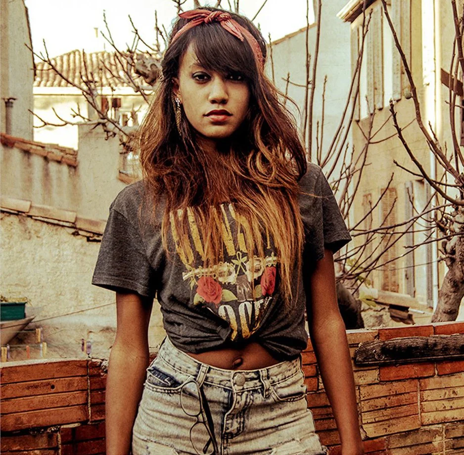 portrait_girl_book.jpg