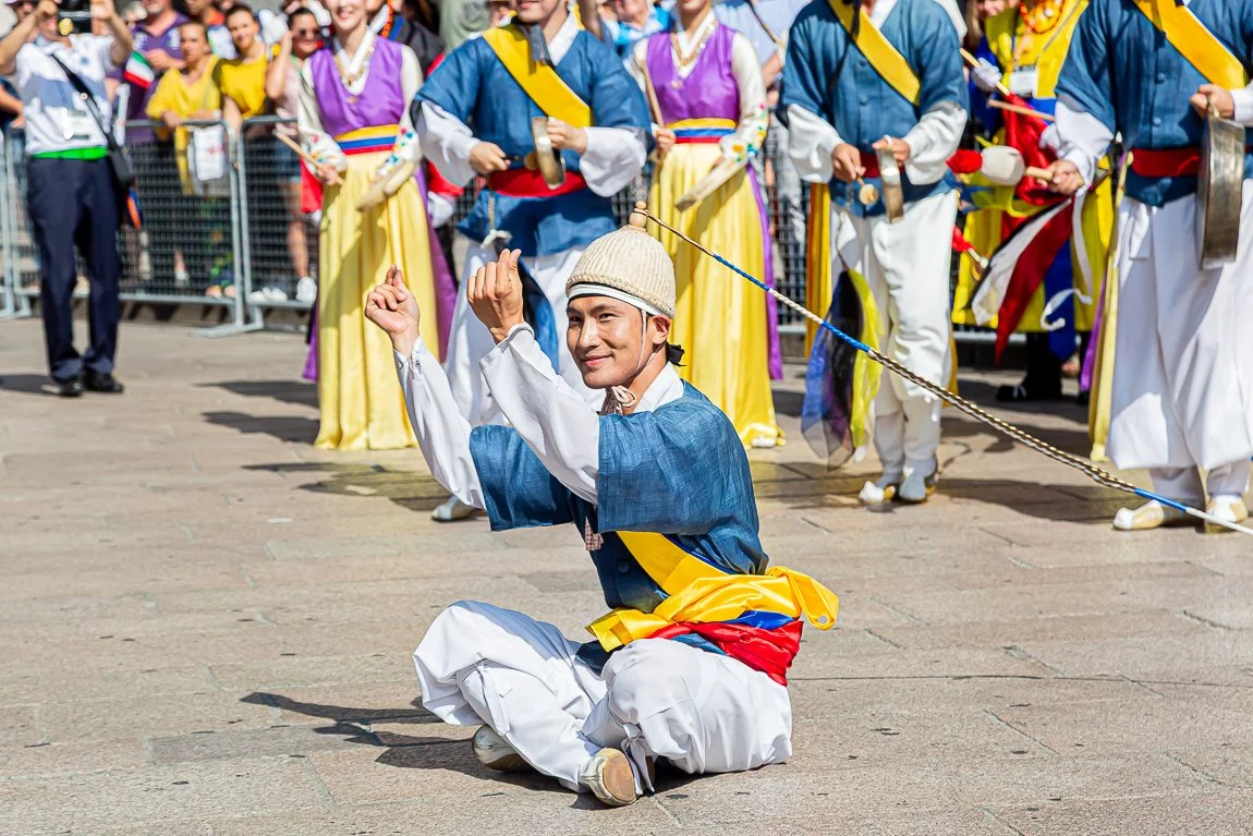 Photographe événementiel Tours danse traditionnelle asiatique spectacle de rue animation culturelle reportage événement