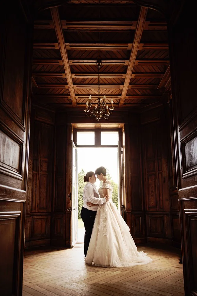 Reportage photo mariage deux mariées dans un château en Touraine – Studio Linda, photographe mariage Tours