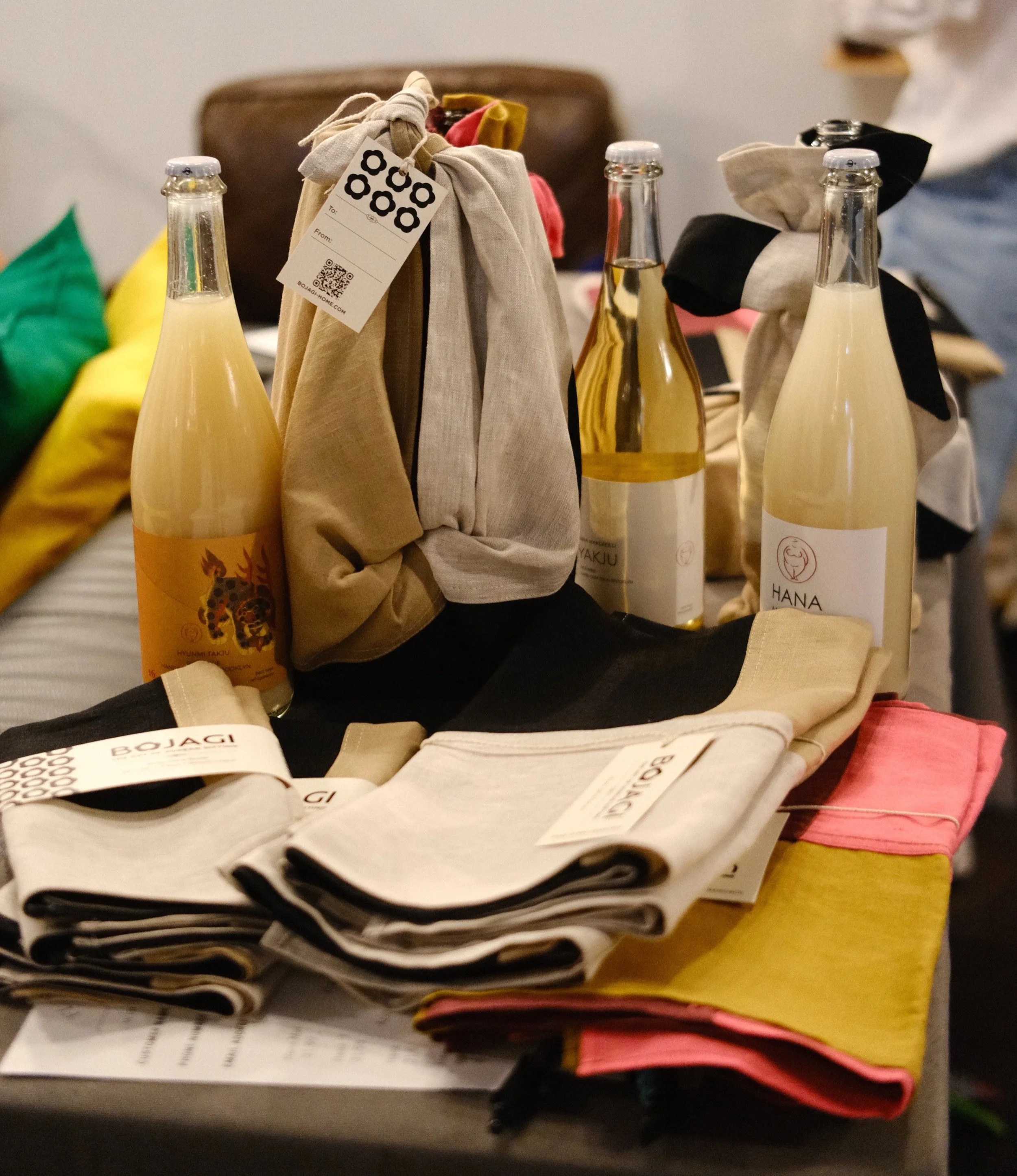 The art of Korean gifting with @bojagihome ❤️ Join us tonight (10/7) at @flatironwines for a Hana Makgeolli tasting and demo of this incredible craft