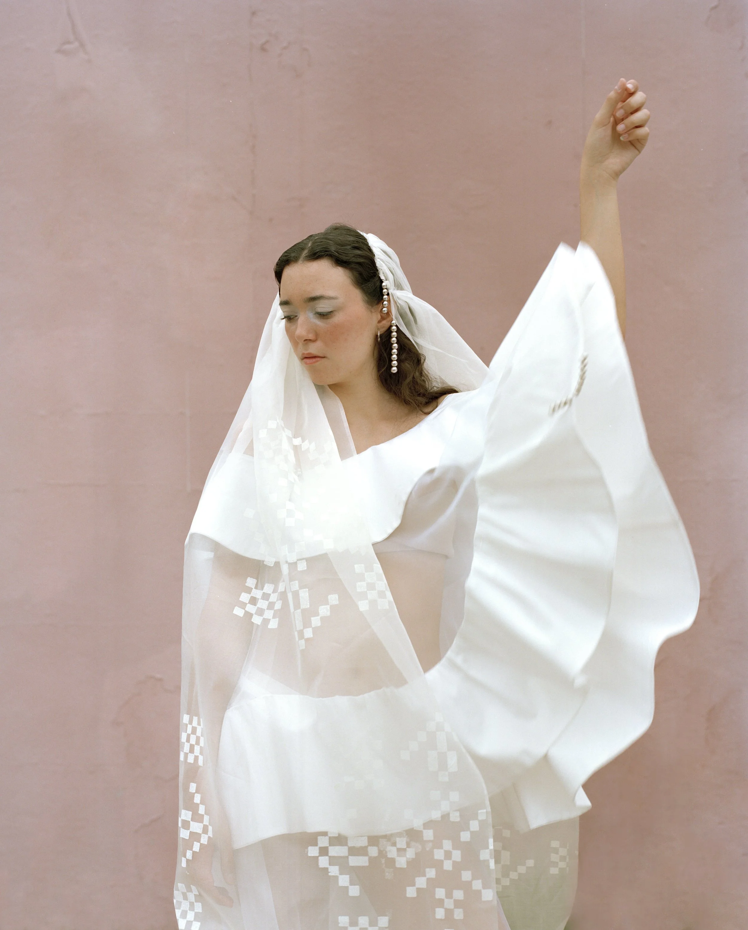 Isa_WhiteProject-12.jpg