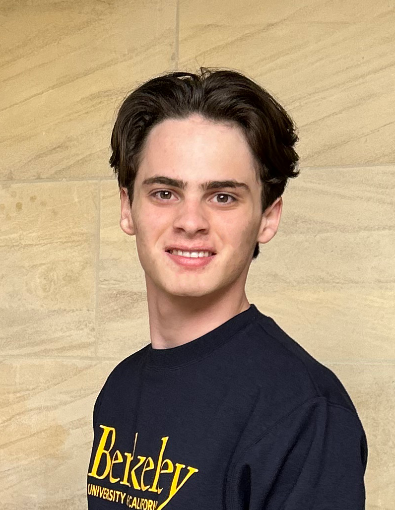 Alexander Paris-Callahan headshot