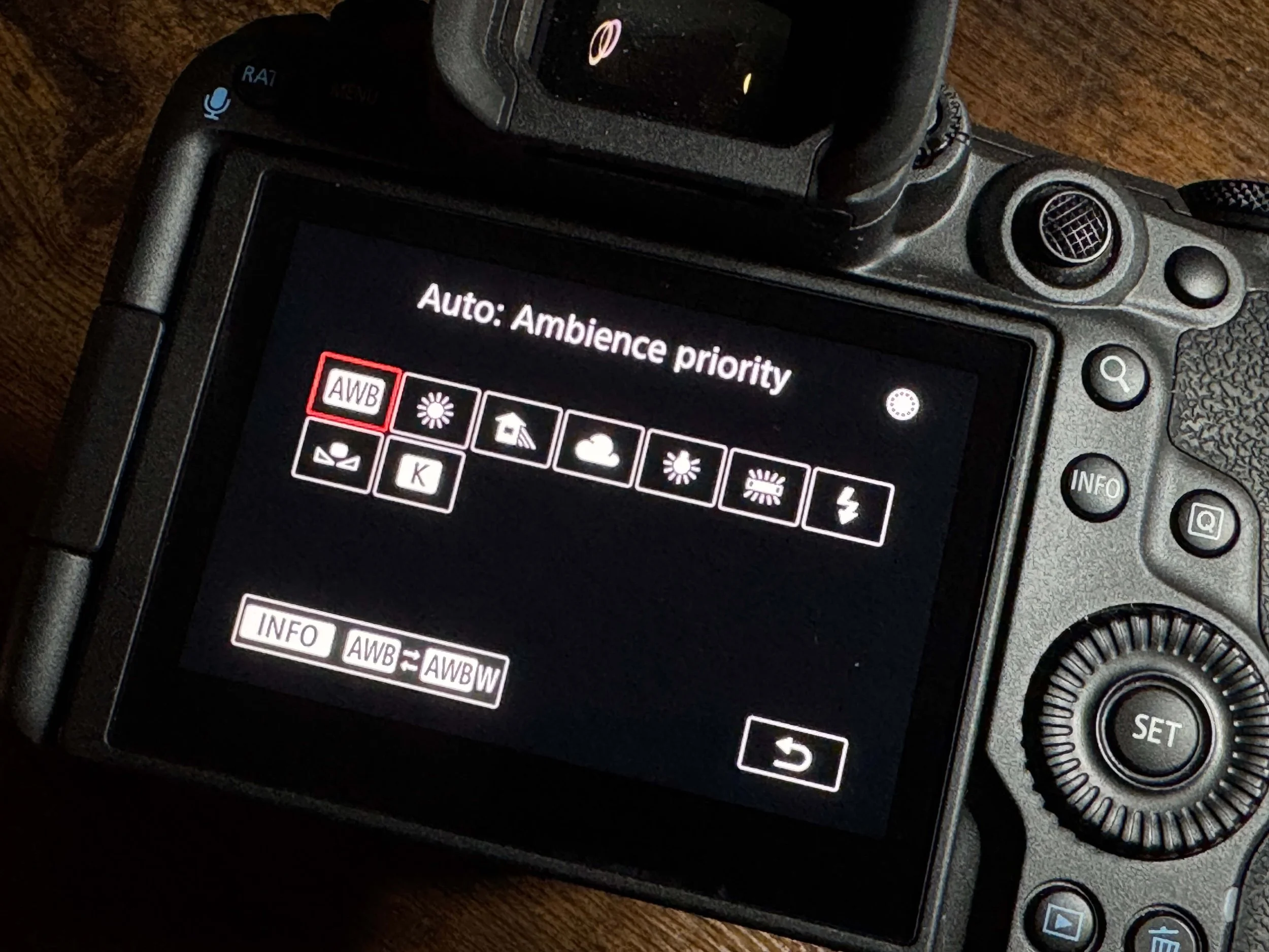 White balance menu on a Canon mirrorless camera