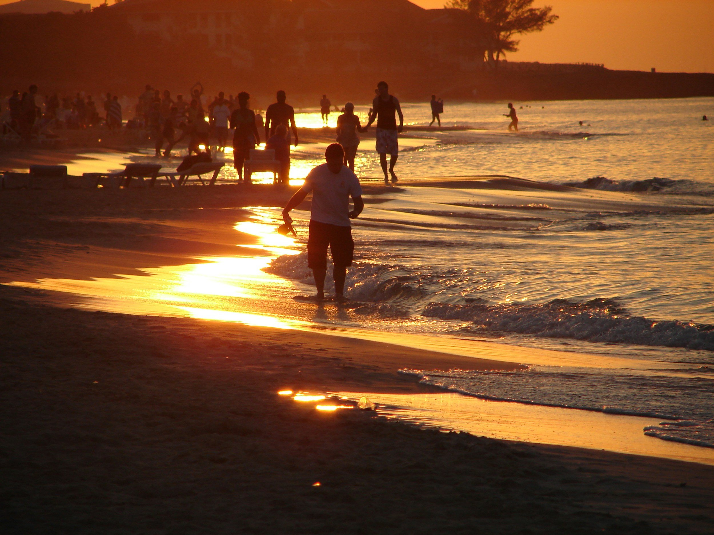 Sunset on Varadero beach, Cuba by unsplash.com/@carsurlp