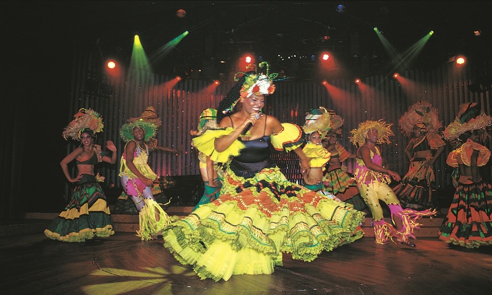 Salsa dancers at the Parisienne, Havana Cuba