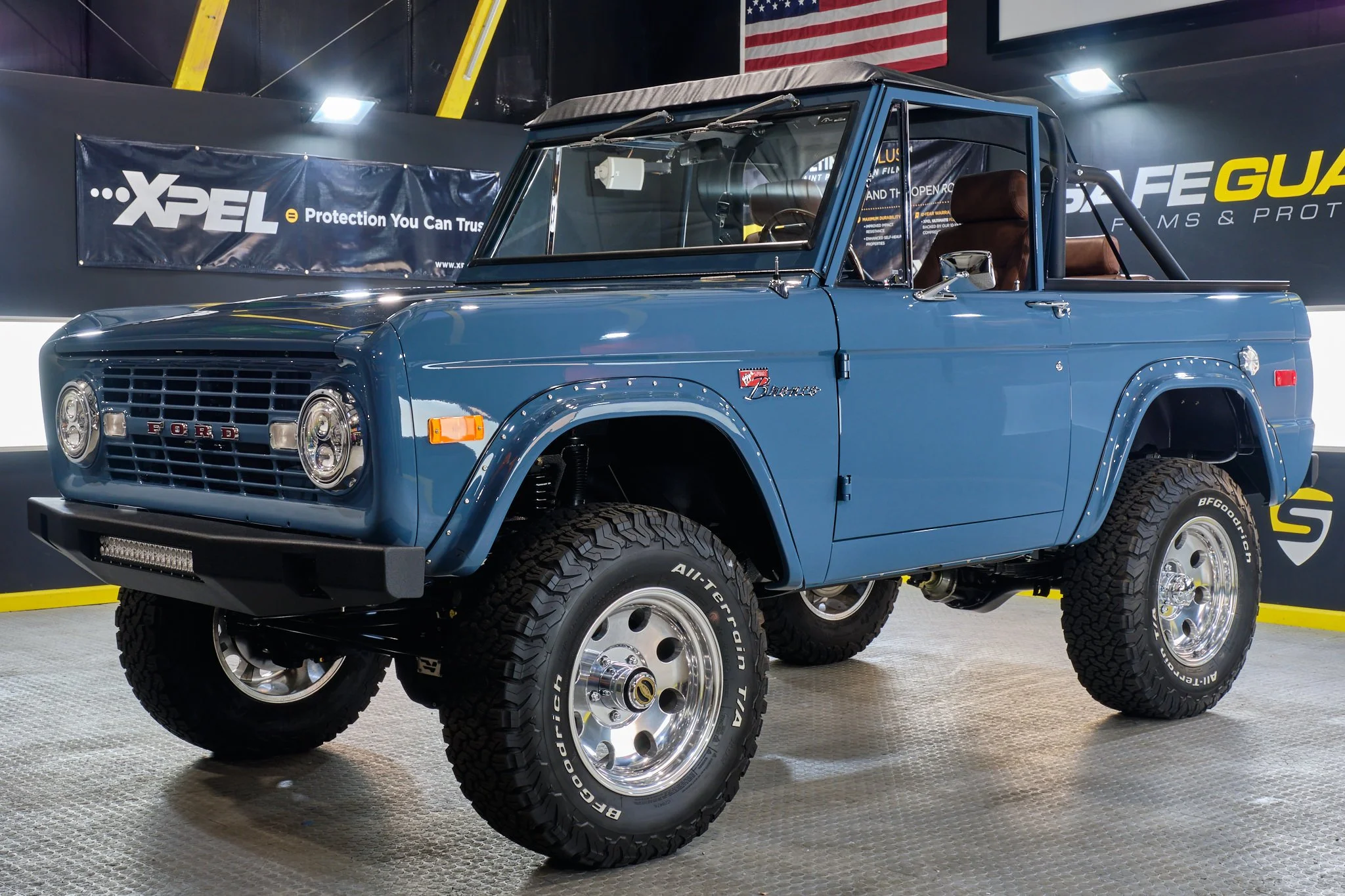Bronco_1968_Custom_Blue_web.jpg