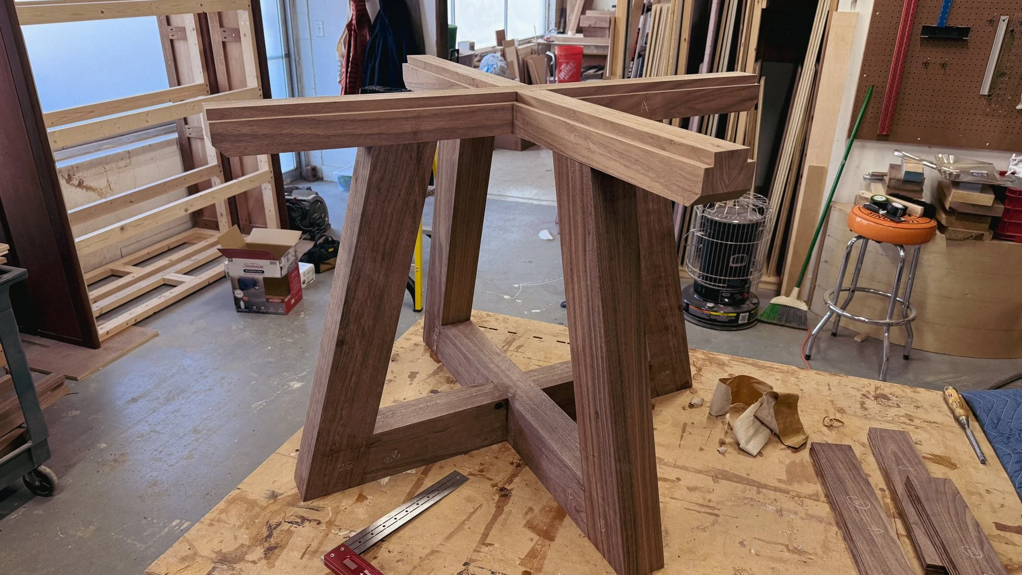 WALNUT-EXPANDING-DINING-TABLE-PROCESS-13.jpg