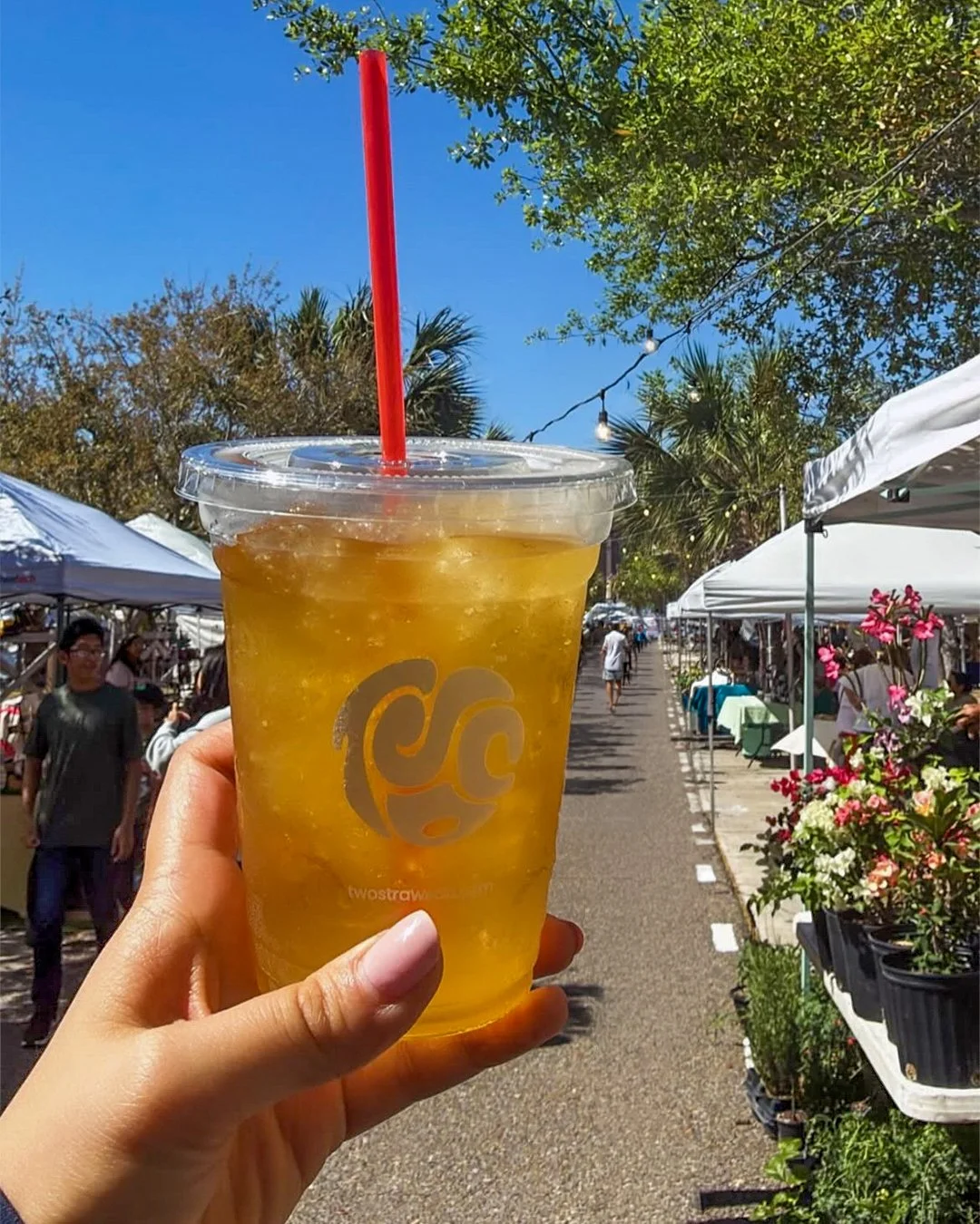 Good morning, Brownsville ☀️

The tents are up, the weather&rsquo;s beautiful, and the Green Passion is pouring at the @brownsvillefarmersmarket 

Fresh green tea + tropical passionfruit over ice = the perfect market drink while you shop local, walk 