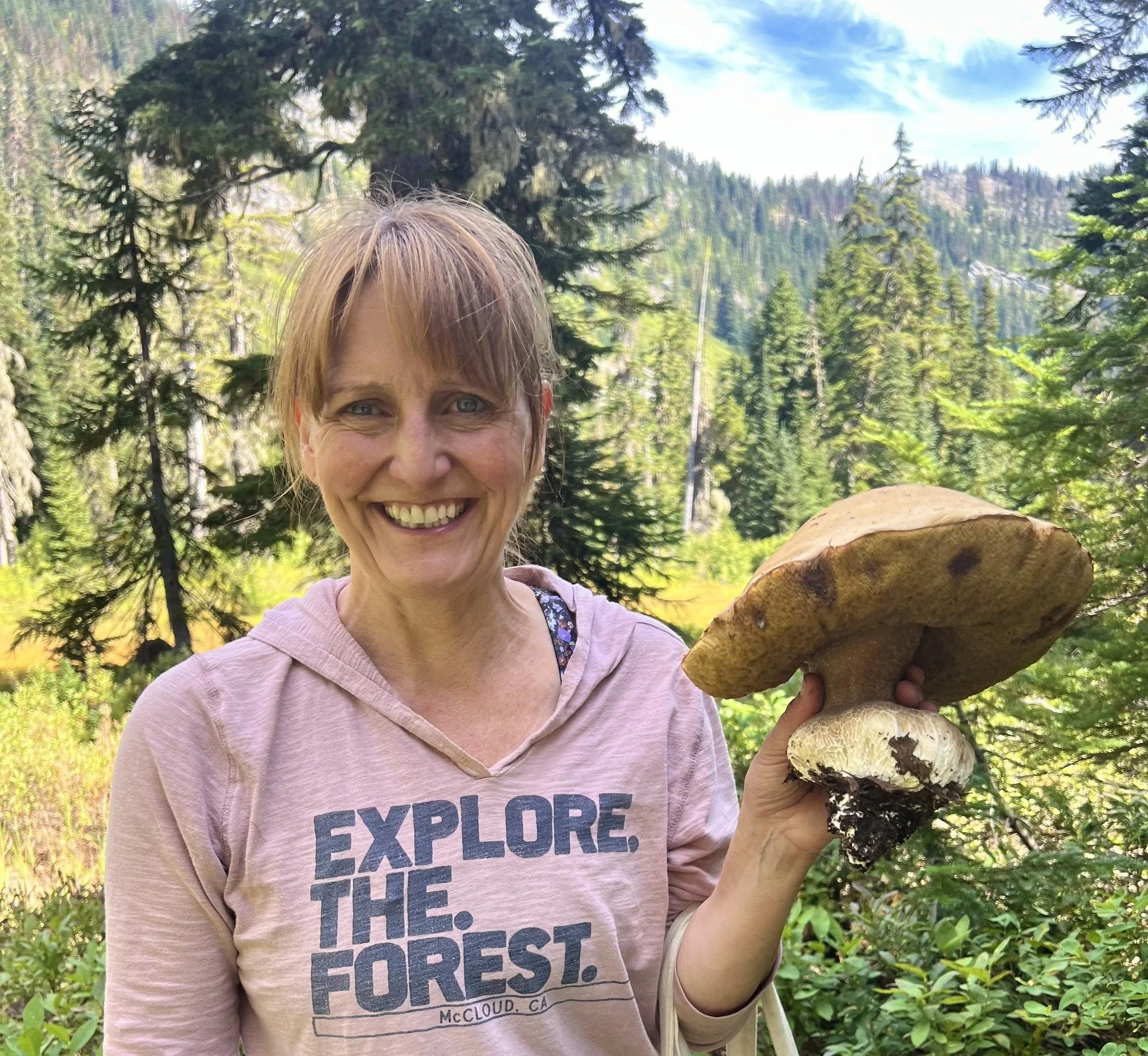 Salmon, Sculpture, and the Art of Disappearing

The Salmon-Orca Project shares this episode of Enlightened Omnivore, featuring artist and salmon educator Shannon Ninburg. The conversation explores salmon life cycles, classroom-based salmon education,