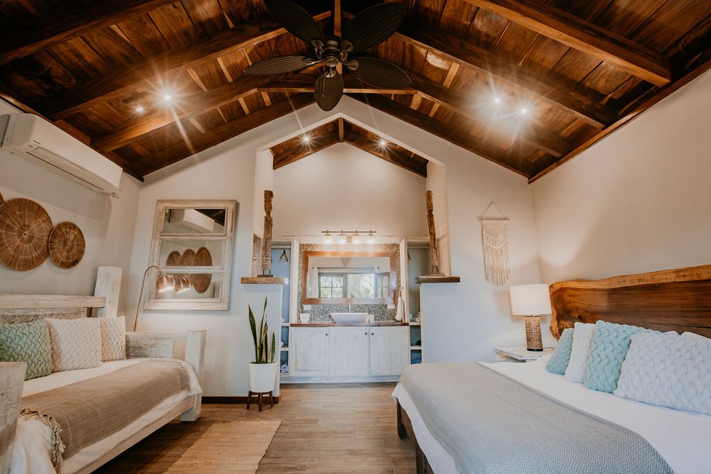 Room Pic 1.jpg