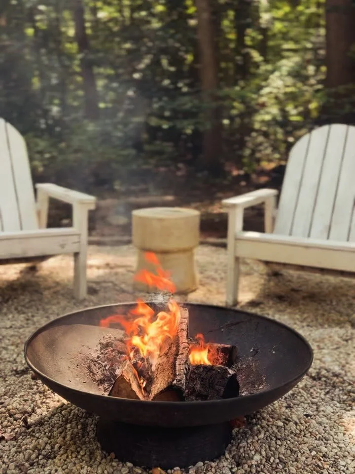 This is your sign to book the cabin for your cozy Fall retreat with your loved ones 🍂 Slow down, put on your softest sweater and cozy up by the fire for some s&rsquo;mores🔥 Book your retreat now, link in bio.