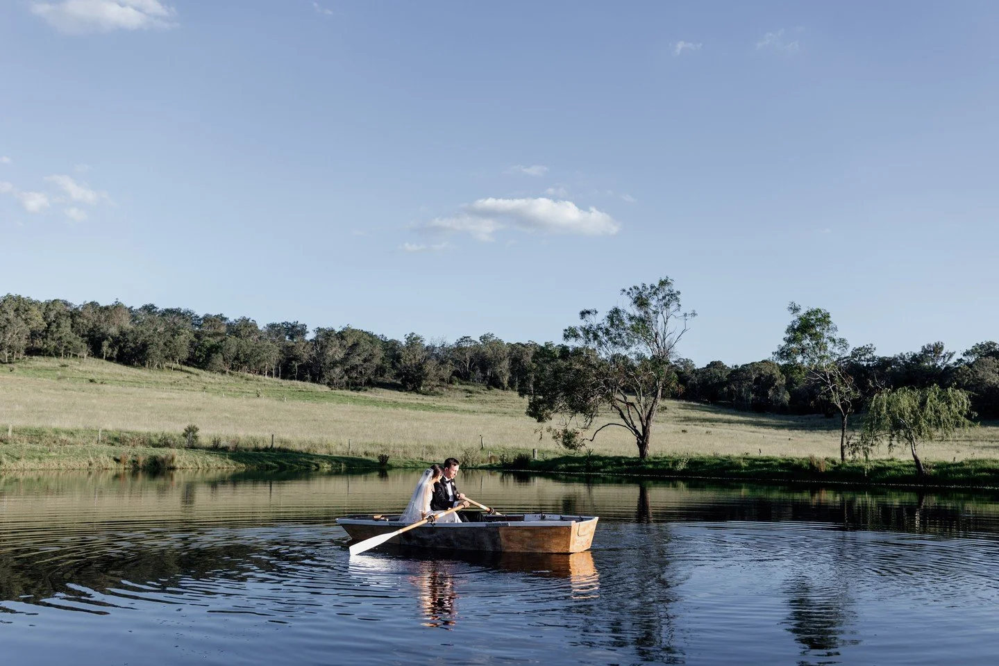 Set on a working farm in the Crows Nest high country, Bunnyconnellen is just 40 minutes from Toowoomba &ndash; a rural escape without being far from town 🖤 #TheWhiteStag⁠
⁠
Venue, @bunnyconnellen⁠
Venue Management, @the.white.stag⁠
Photography, @jes