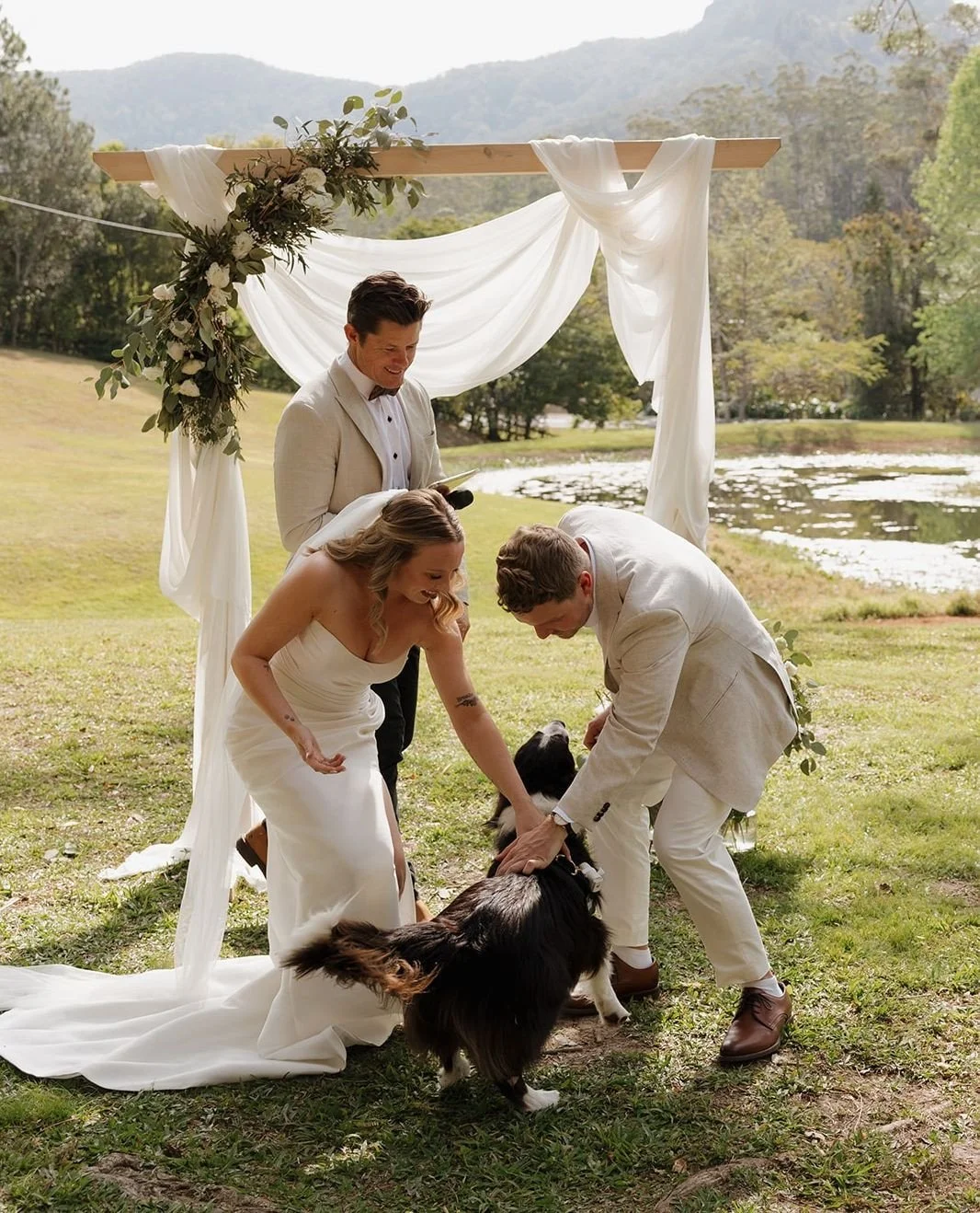 Main character energy 🐶🖤 #TheWhiteStag⁠
⁠
Sophie &amp; Ben⁠
⁠
Venue &ndash; @talltreestallebudgera⁠
Venue Management - @the.white.stag⁠
Photography - @houseofchapters⁠