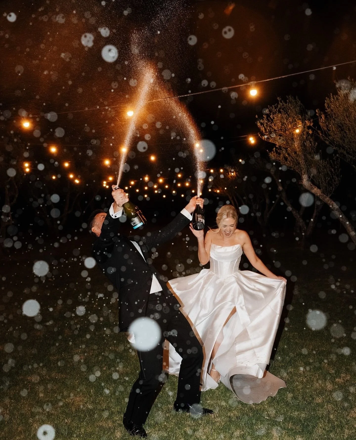 Nothing quite like a champagne spray, Teneille &amp; Simone @bunnyconnellen🖤 #TheWhiteStag⁠
⁠
Couple: @neilly_ &amp; Simone⁠
Photographer: @lukemiddlemissphotography ⁠
Venue: @bunnyconnellen ⁠
Venue Management: @the.white.stag⁠
MUA: @mishkbeauty ⁠
M