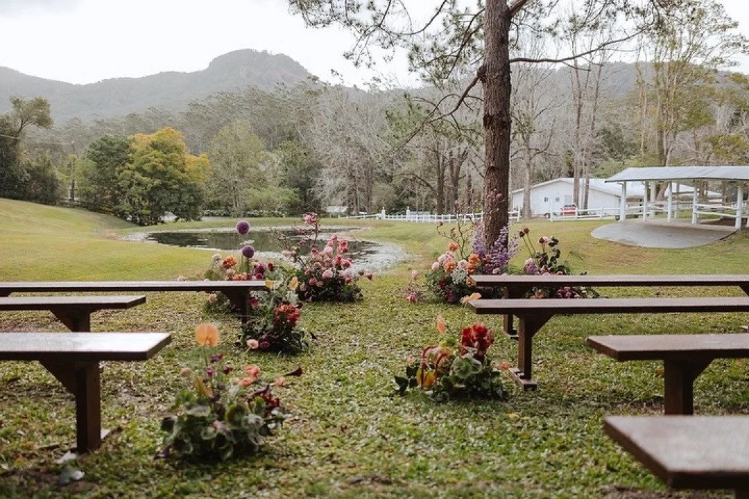 A venue sets the stage for the entire wedding day @talltreestallebudgera 🖤 #TheWhiteStag⁠
⁠
Great venues paired with great vendors make for unforgettable celebrations... memories of a special styled shoot with an incredible team of vendors!⁠
⁠
Venue