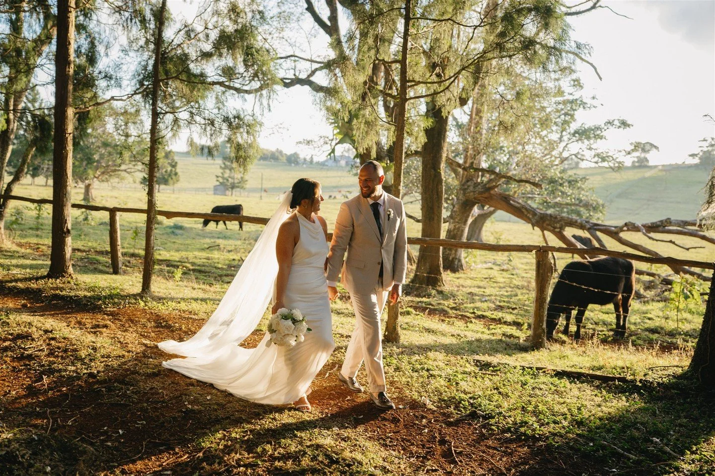 Golden hour at Rosewood Estate with Caryn and David 🖤 #TheWhiteStag⁠
⁠
17 July 2025⁠
⁠
Venue Rosewood Estate⁠
Photography @samwyperphotography⁠
Wedding Coordination @the.white.stag ⁠
Venue Management @the.white.stag ⁠
Florist @romanticalfloral ⁠
Mus