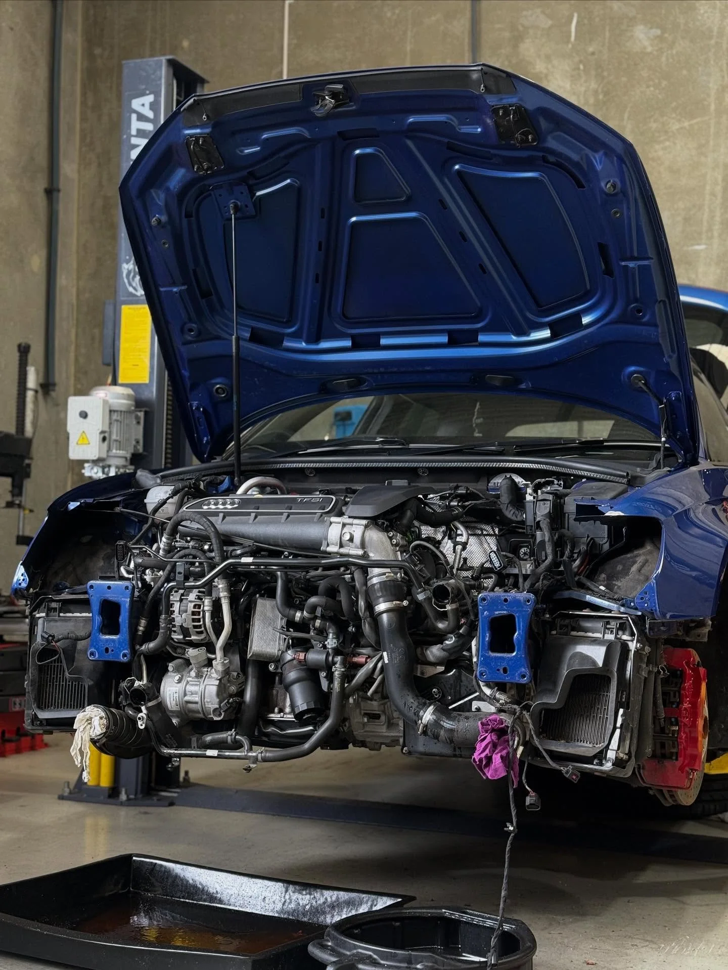 Audi RS3 Brake Booster Replacement 🔥👌🏽

Unfortunately due to the position of the brake booster, the easiest and best way to gain access is to remove the engine and gearbox out of the car. 

After removing everything there is more than enough room 