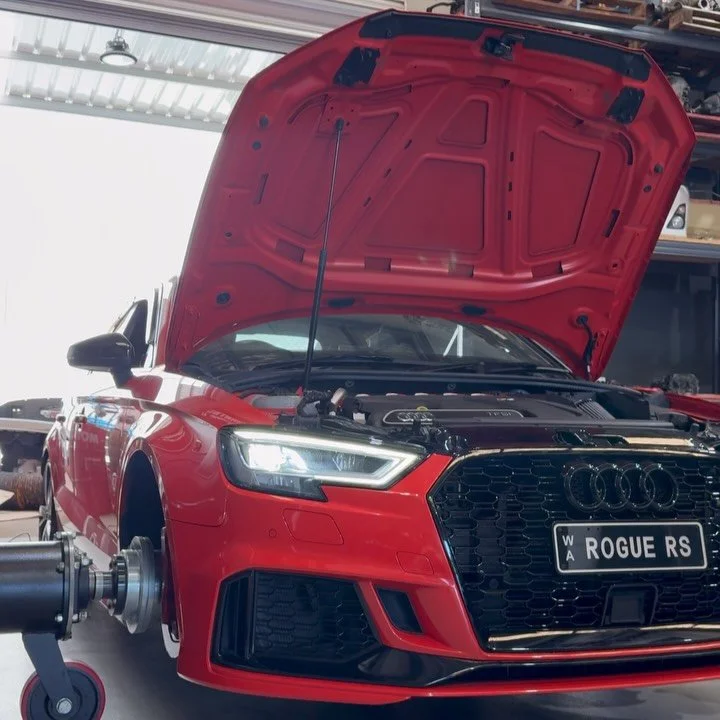 Flex Fuel RS3 🌽 🔥 

Another RS3 with a simple Stage 2 Flex Package!

- JDY Turbo Inlet Pipe
- JDY Downpipe
- Wagner Competition Intercooler 
- Leyo 4&rdquo; Intake
- 1000cc Injectors
- Flex Sensor

📍 5/48 Irvine Drive, Malaga 6090
📞 +61 404 051 9