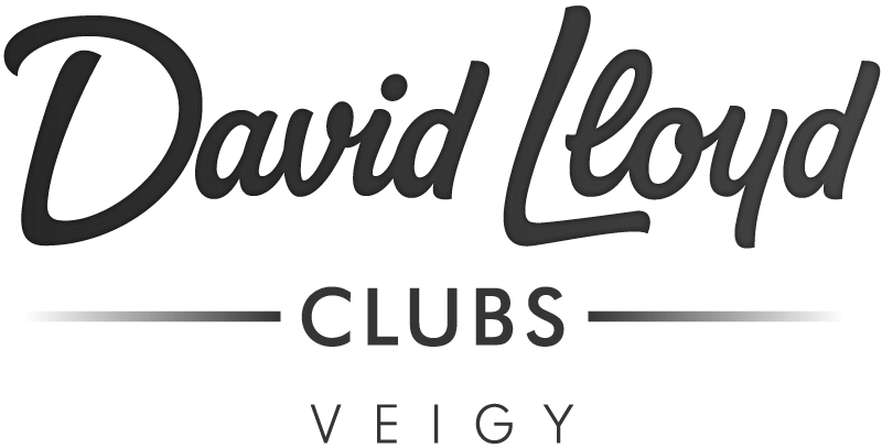 Logo en 3D avec le nom "David Lloyd" en lettres cursives gris foncé.