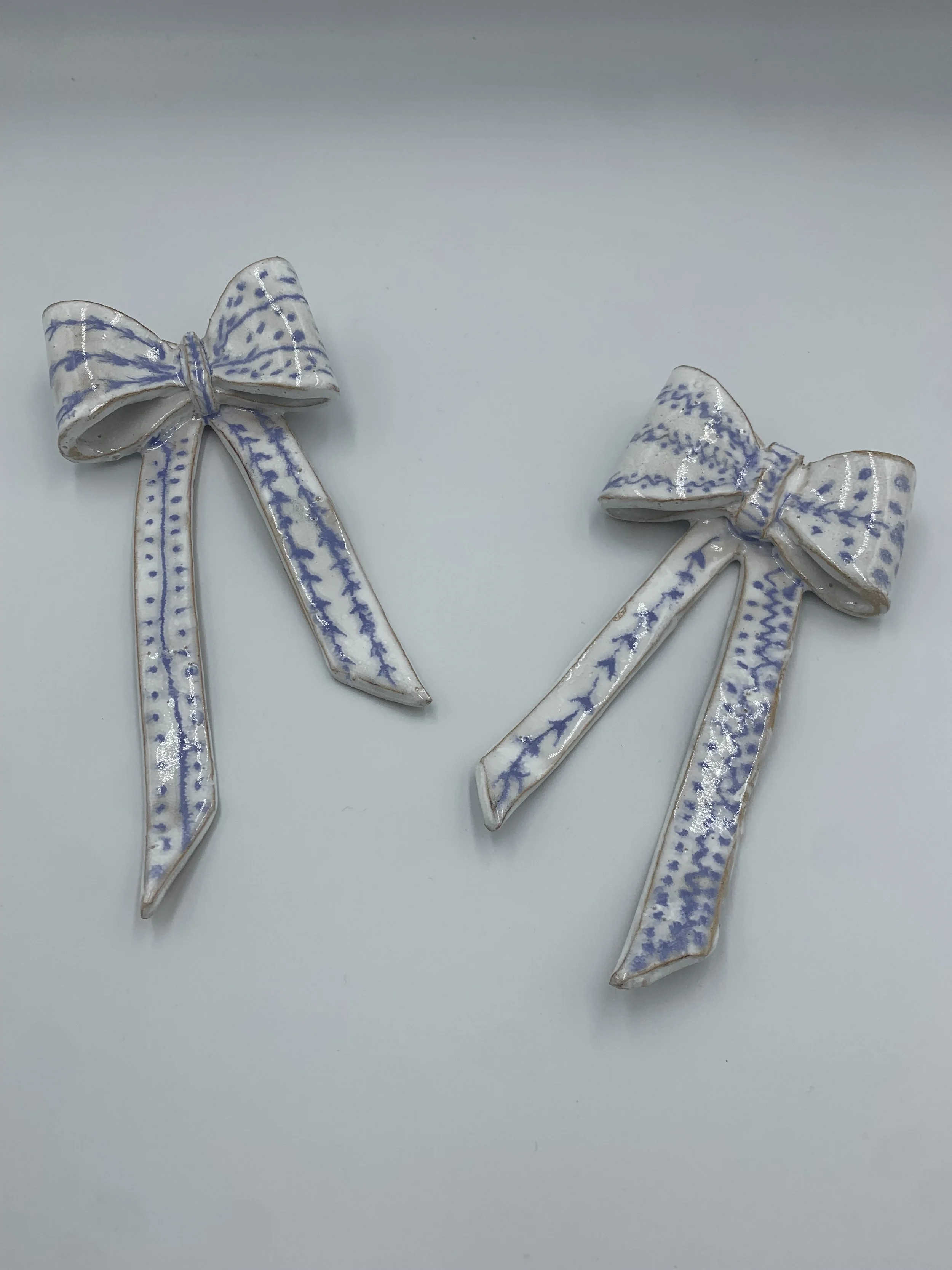 Delft Blue Bow