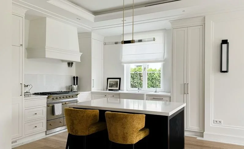 ENG 
Discover the unparalleled elegance of Lux&amp;Co. Interior Design. With a deep passion for creating luxurious, tailor-made spaces, we specialize in transforming your vision into reality. Our expert team combines innovative design with the finest