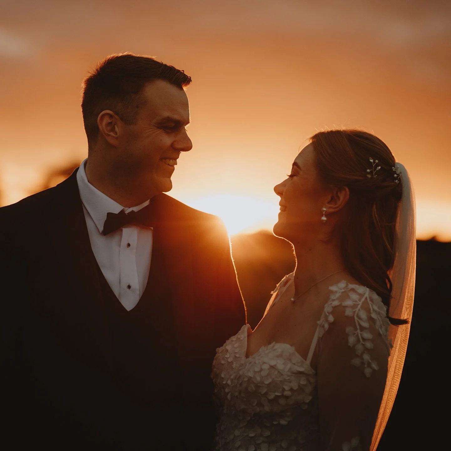 Congratulations Lauren &amp; James ✨ 

@theffolkes 
@lauren_l_cooper 
@floralsistas 
@xblacillacam 
@carleyhallmakeup 
@tanyawinter_bridalhair 
@annyrosecakedesign