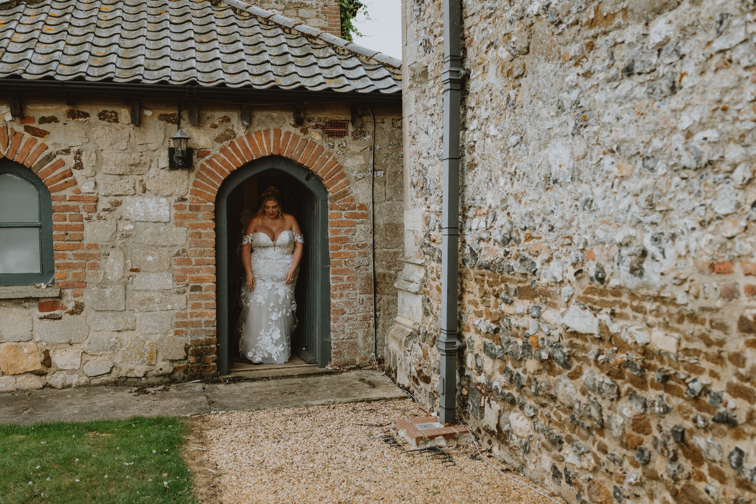 esther_rose_wild_wedding_photography_norfolk_kings_lynn_Pentney_abbey-47.jpg