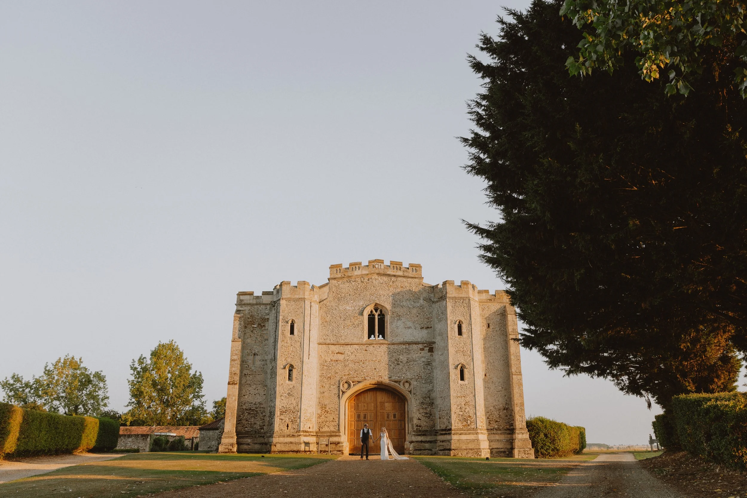 esther_rose_wild_wedding_photography_norfolk_kings_lynn_Pentney_Abbey-110.jpg