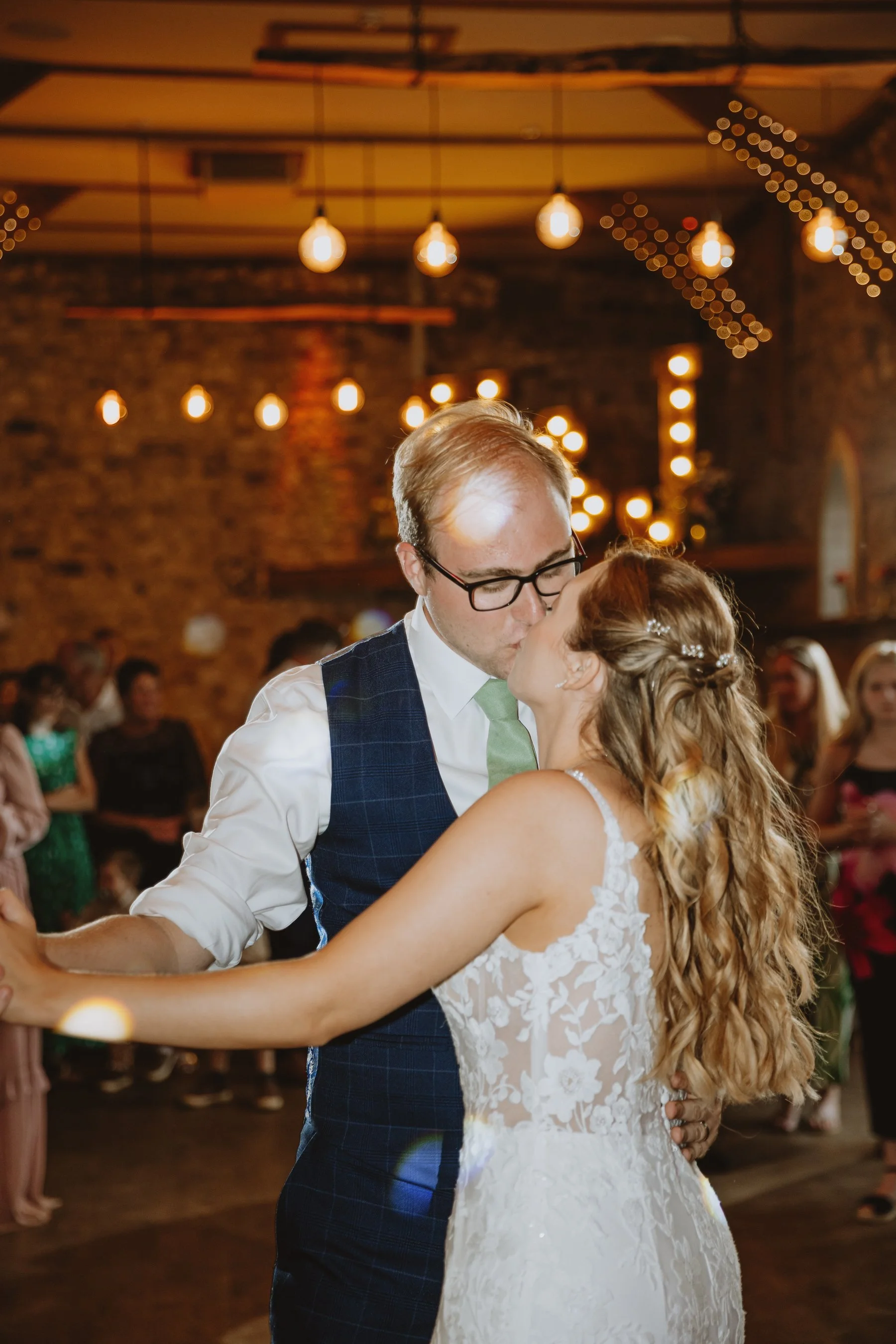 esther_rose_wild_wedding_photography_norfolk_kings_lynn_Pentney_Abbey-150.jpg