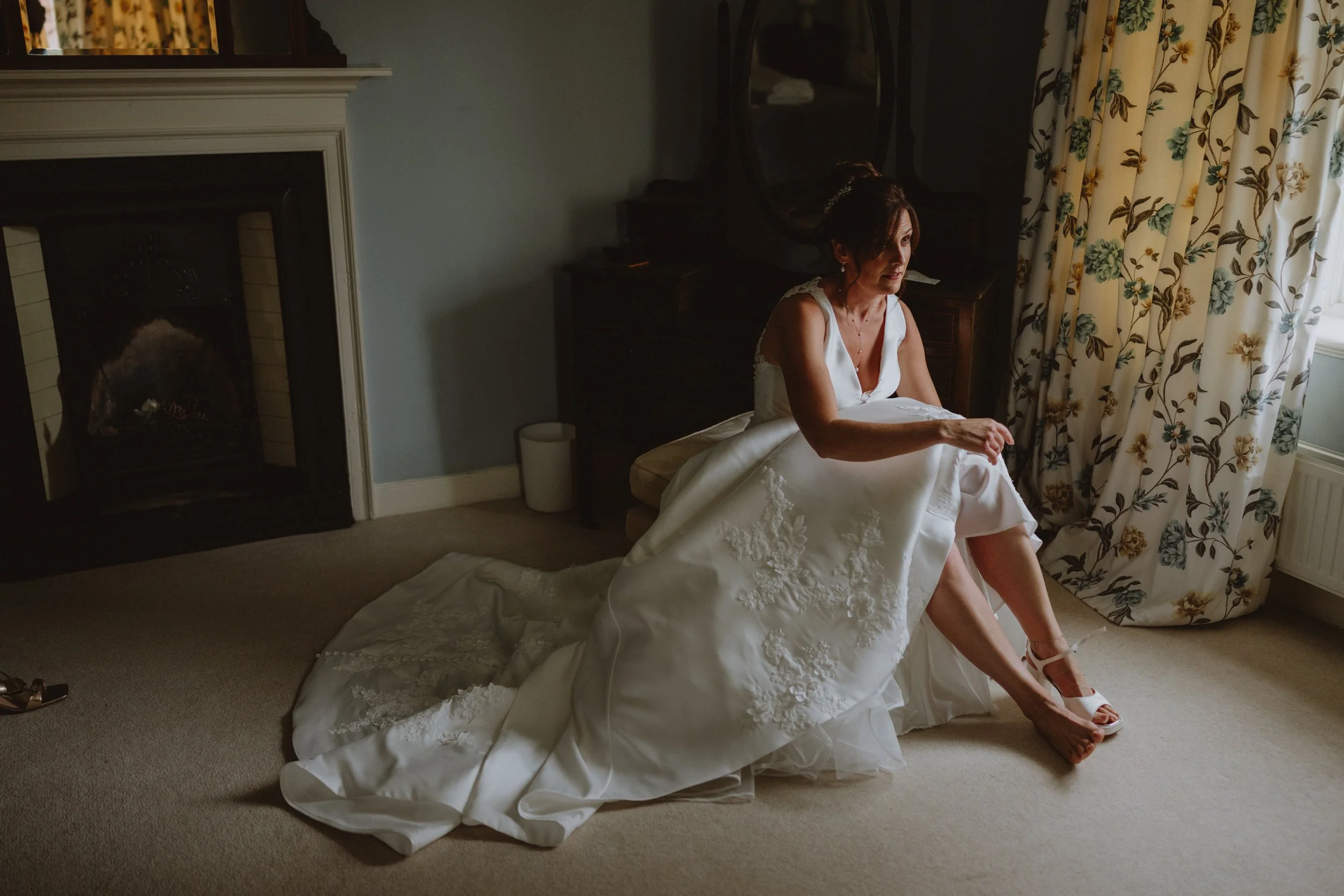 esther_rose_wild_wedding_photography_norfolk_kings_lynn_Bressingham_Hall-33.jpg