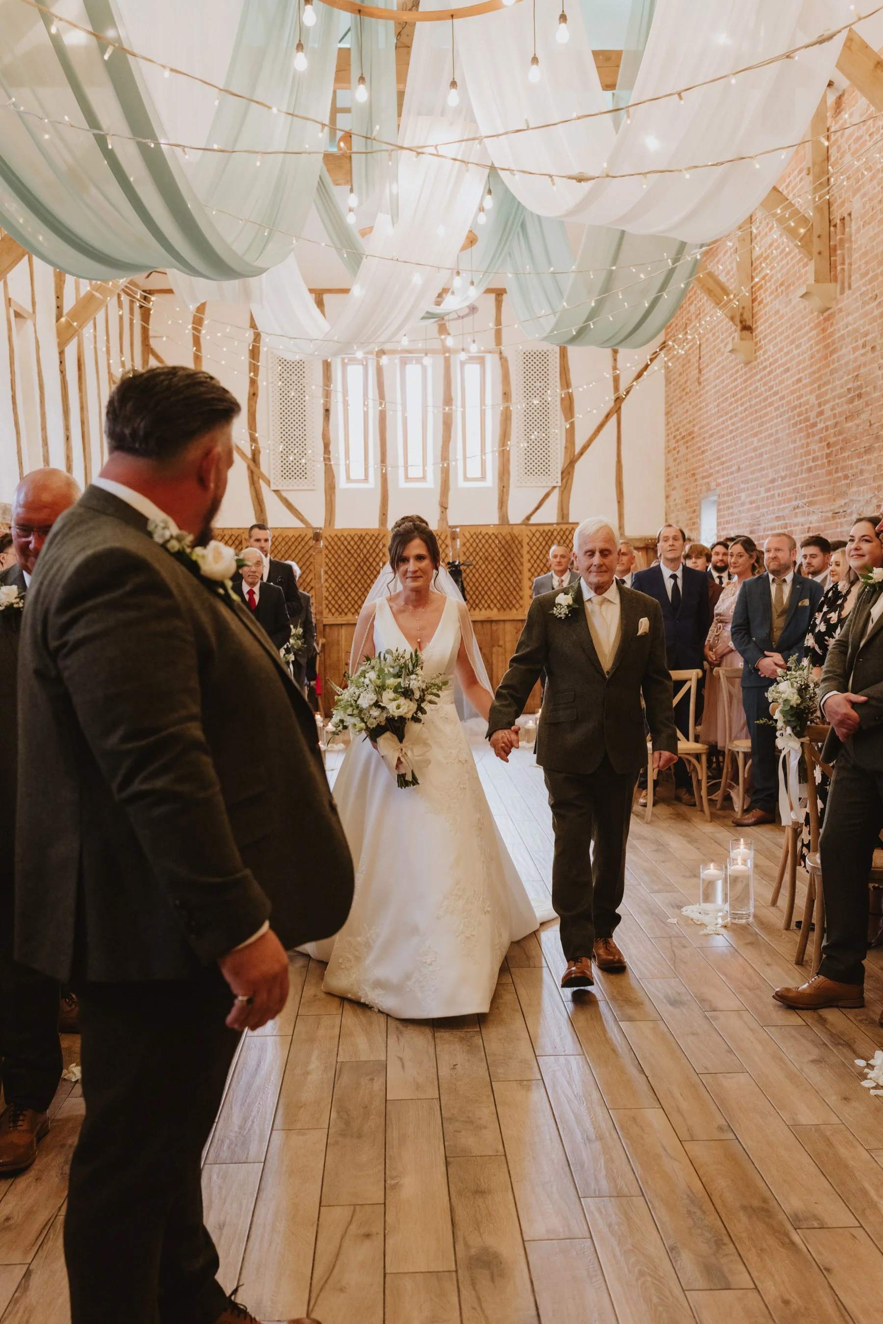 esther_rose_wild_wedding_photography_norfolk_kings_lynn_Bressingham_Hall-48.jpg