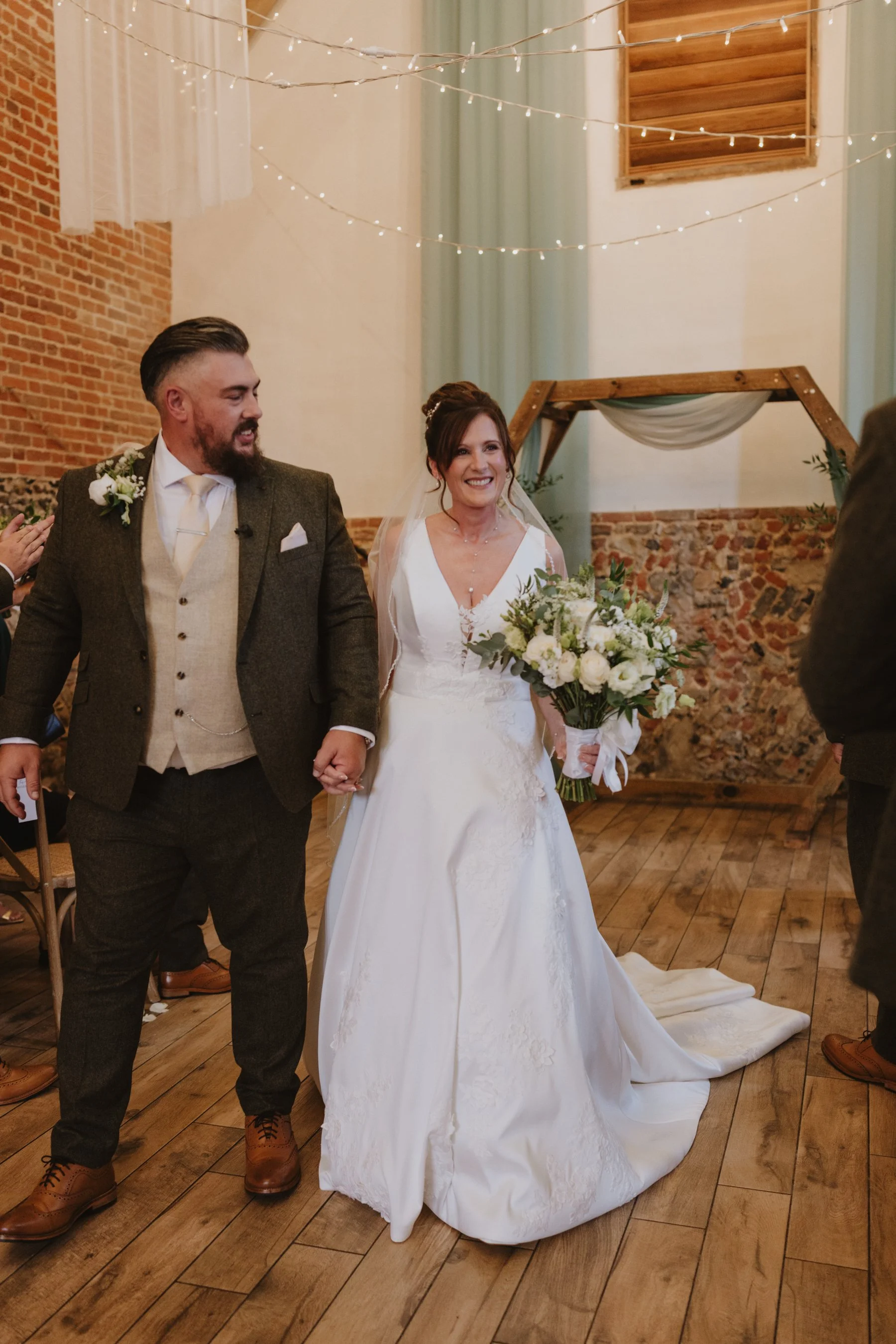 esther_rose_wild_wedding_photography_norfolk_kings_lynn_Bressingham_Hall-59.jpg