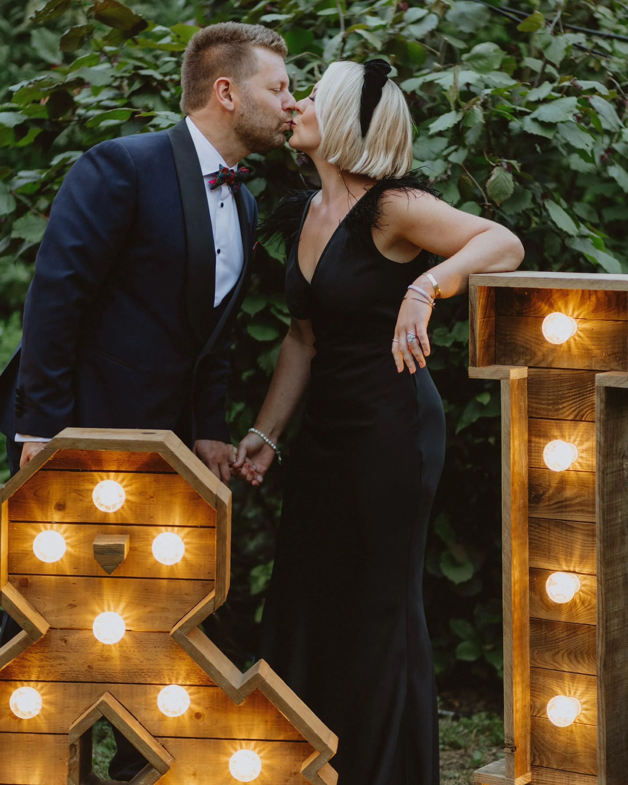 The happiest anniversary to Louisa &amp; Barney! 6 years since their socially distanced wedding and it was finally time to celebrate with everyone they love ✨ 

@fizz_and_fromage 
@brayscottage 
@candischutney 
@bohostreettreats 
@nurturedinnorfolk 
