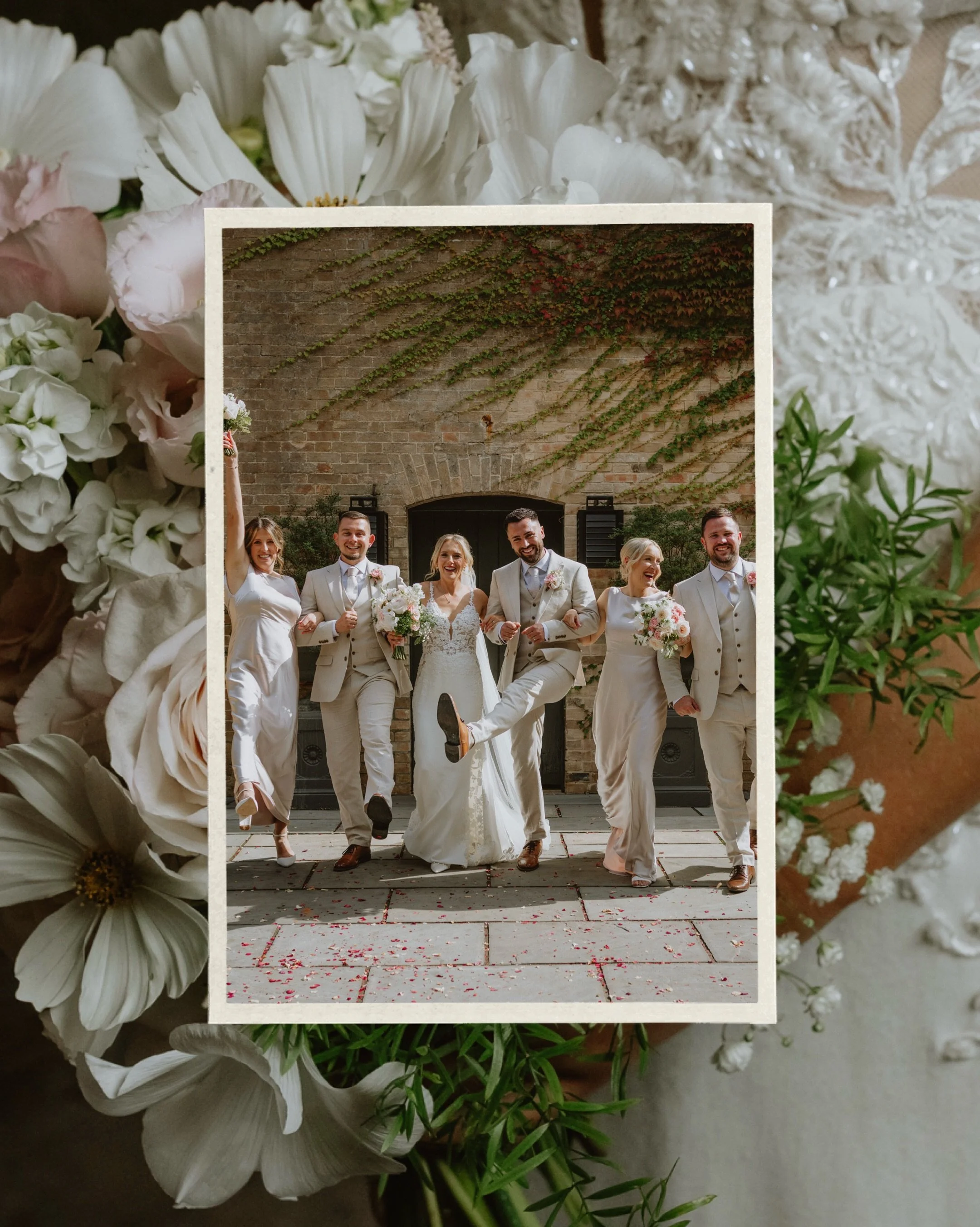 A tiny peek, and huge congratulations to George &amp; Lindsey! 

Featuring
@shoteshamparkweddings 
@haylieclarkey_makeup 
@flamingoamyhair 
@the.travelling.teapot 
@houseofsnowbridal 
@millierose_floral 
@carrieeventpianist 
@theelevationband 
@conte