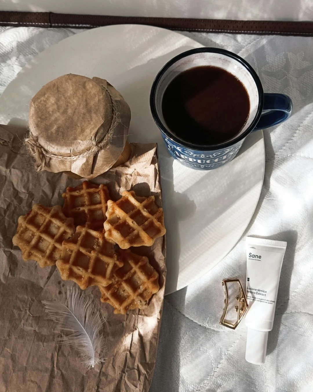 Here's hoping your Thanksgiving morning looked like this. And tomorrow? Coffee and leftover pie, of course!

Wishing you and yours a happy holiday from all of us here.