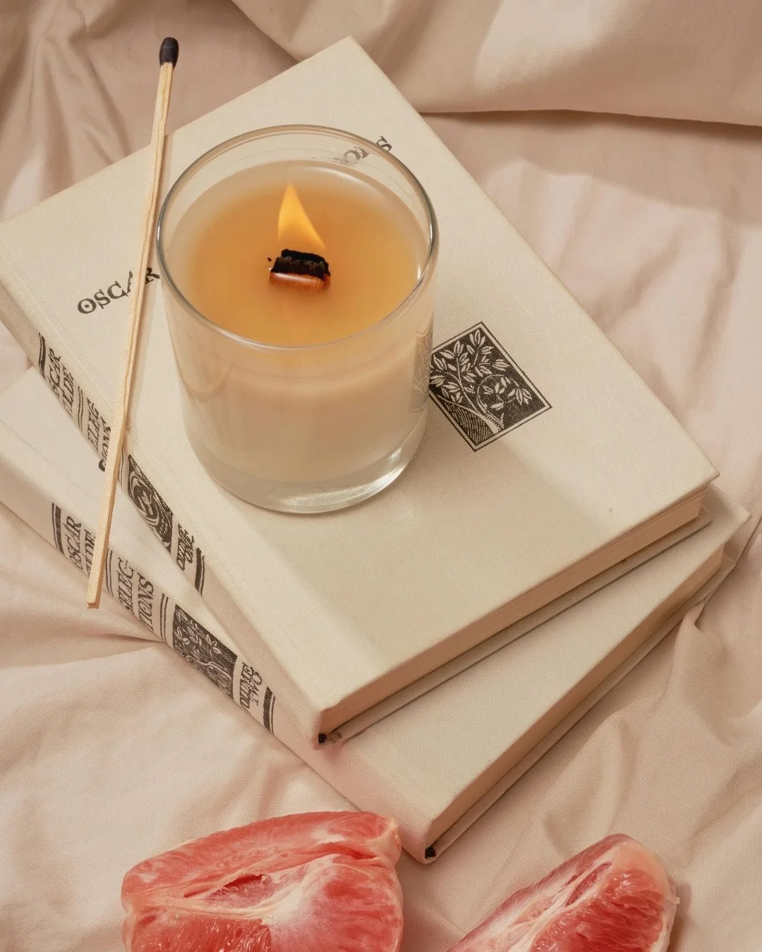 Happy Monday!

Do you have any rituals or routines to kickstart the week?

I pull a tarot card, smudge my house with Palo Santo, light candles, schedule important to-dos in Google Calendar, and write out tasks in my planner.